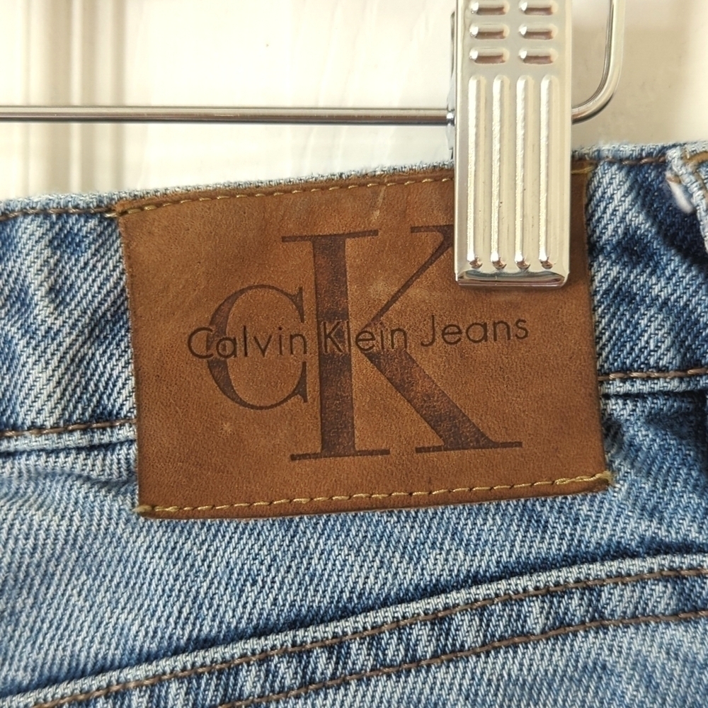 Calvin Klein Jeans Retro Medium Wash High Rise Distressed Straight Leg Jeans 30 - Picture 15 of 16